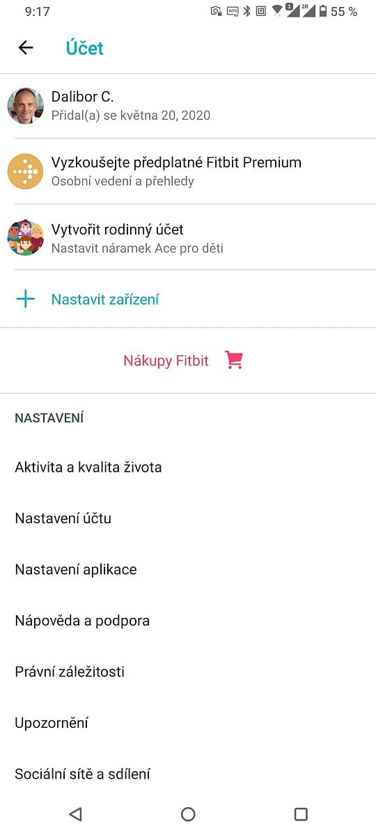 Nejprve si u Fitbitu musíte vytvořit účet. (4. 12. 2021)