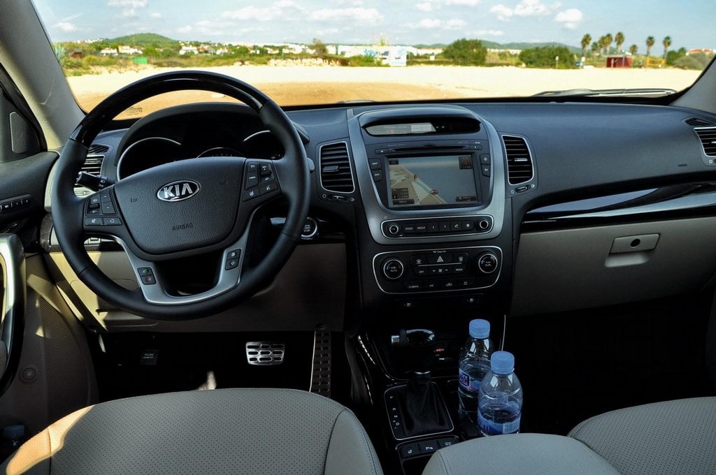 2013-03-novc3a1-kia-sorento-3.jpg
