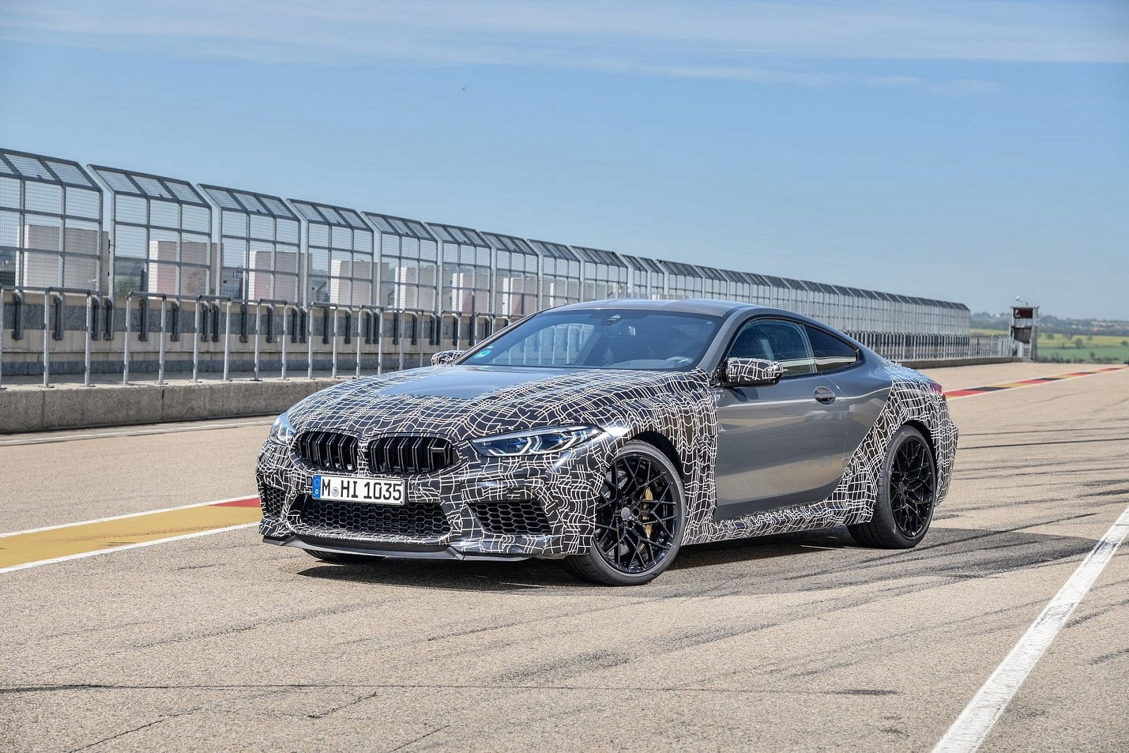 2019-05-BMW-M8_14.jpg