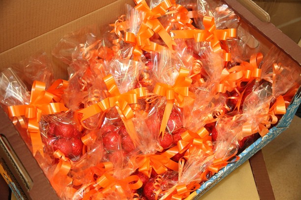 Chcete na Vánoce červené koule s oranžovou mašlí? V Chocolandu plní požadavky na míru