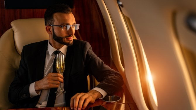 Globální migrace milionářů roste. Boháči prchají z Velké Británie a Číny, lákají je naopak Spojené arabské emiráty či USA
