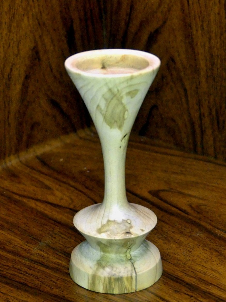 Ořechový svícen od Dřevotočím radost