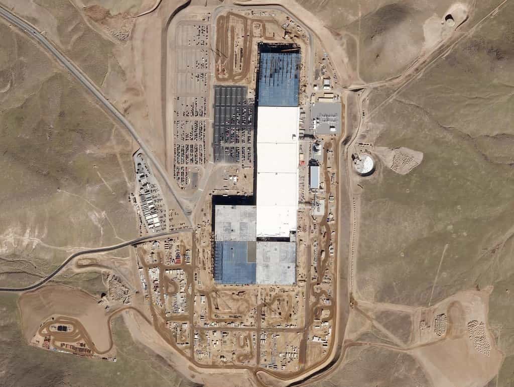 2012-01-tesla-gigafactoryplanet-com-1.jpg