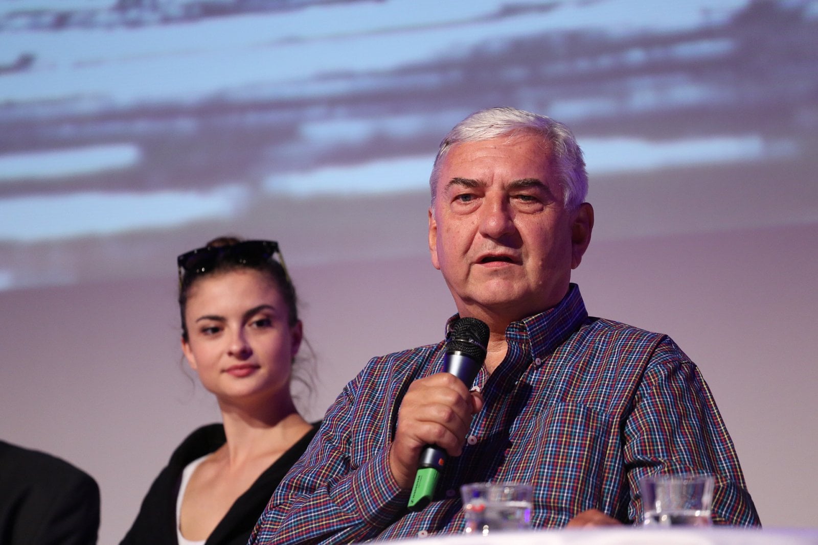 Herci Eva Josefíková a Miroslav Donutil.