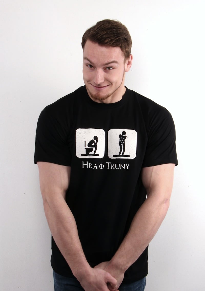 Bastard.cz už 10 let dodává na trh trička s vtipnými potisky.