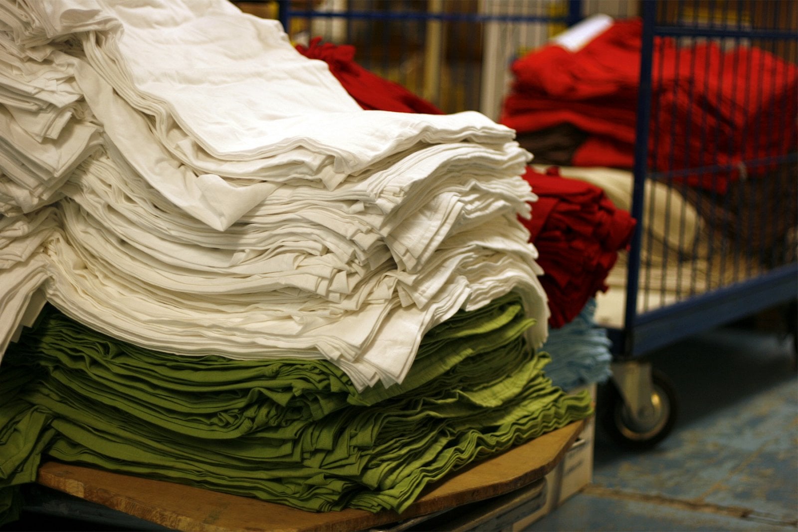 Bastard.cz už 10 let dodává na trh trička s vtipnými potisky.