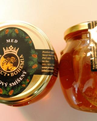 Med květový smíšený, Product Bohemia. Kategorie: Nejakostní potraviny. Nevyhovující parametr: enzym diastáza. Med nevyhověl legislativním požadavkům na aktivitu enzymu diastáza. Aktivita enzymu klesá například stárnutím medu. Výrobce: Product Bohemia s.r.o., Nová Ves u Chotěboře. Místo kontroly: Globus ČR, k.s., Pardubice