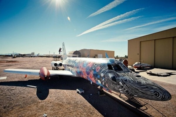 2009-10-vyc599azenc3a1-vojenskc3a1-letadla-jako-objekt-graffiti-