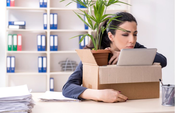 Výpověď na hodinu platí, jen když ji šéf dá včas. Od loňska jsou lhůty delší