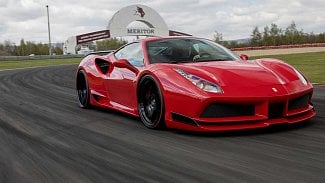 Náhledový obrázek - Ferrari 488 GTB v tuningu je možná divné, ale na okruhu v Mostě mu to sluší