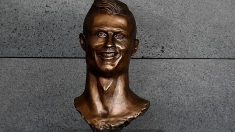 Náhledový obrázek - Mezi sportovci vydělává nejvíce Ronaldo. Do stovky se dostala jediná žena