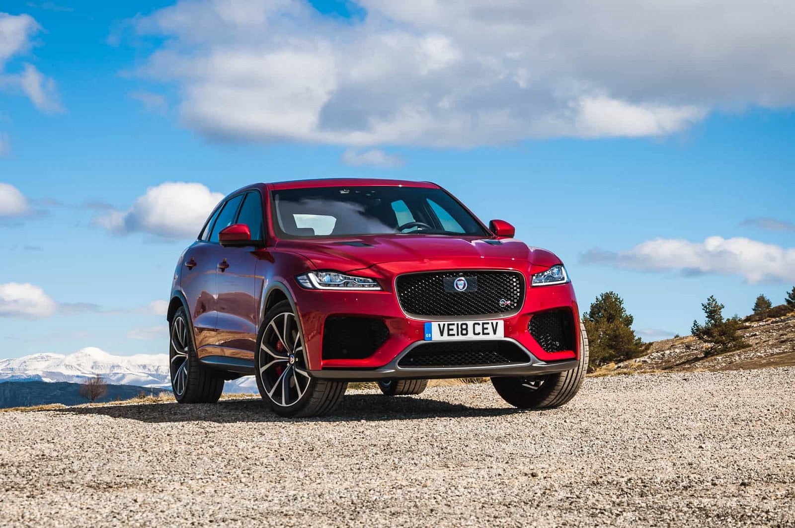 2019-04-jaguar-f-pace-svr-68.jpg