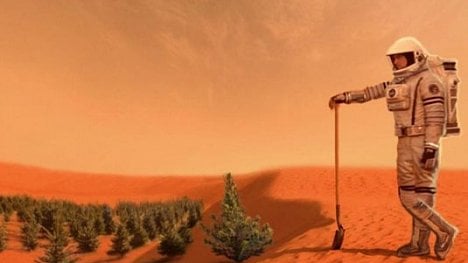 Náhledový obrázek - Proč kolonizovat Mars, když nevládneme Zemi, diví se astronaut