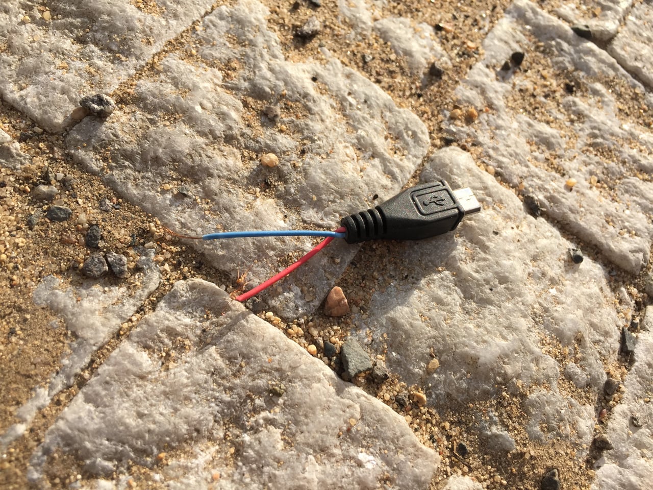 Nabíjecí stanice NRG Street Charge na Praze 6