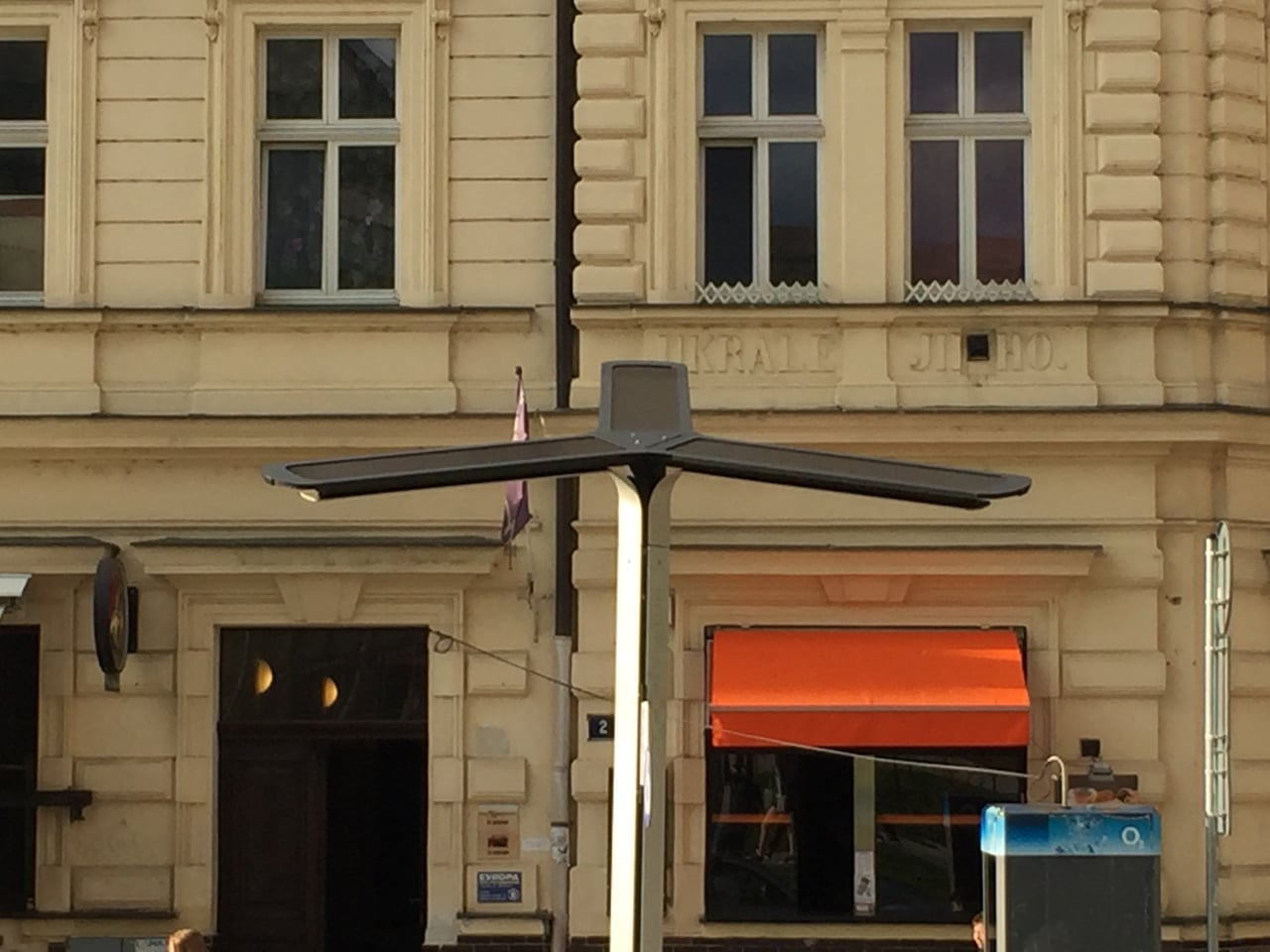 Nabíjecí stanice NRG Street Charge na Praze 6