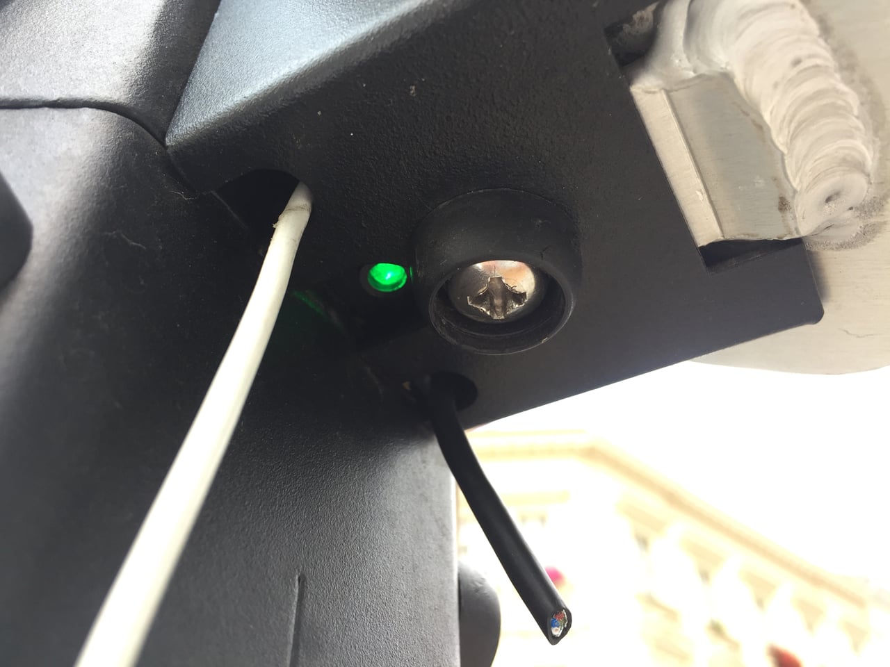 Nabíjecí stanice NRG Street Charge na Praze 6