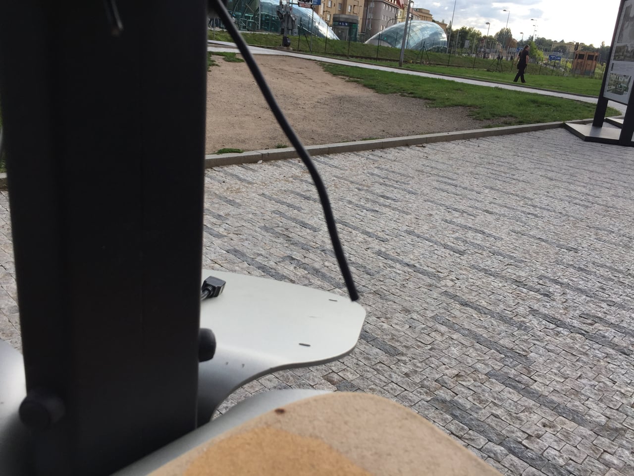 Nabíjecí stanice NRG Street Charge na Praze 6