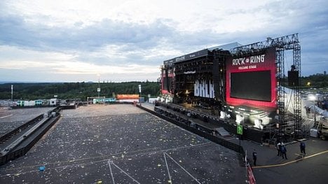 Náhledový obrázek - Kvůli teroristické hrozbě byl přerušen rockový festival v Německu. Desítky tisíc lidí byly evakuovány