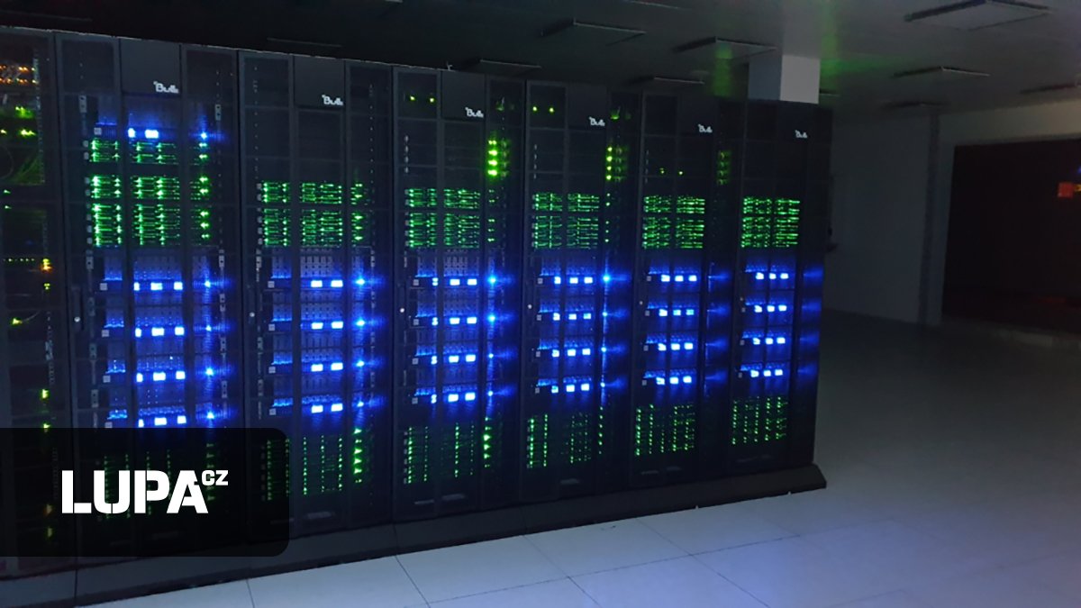 Češi úspěšně otestovali přenos rychlostí 400 gigabitů za sekundu na vzdálenost 846 kilometrů