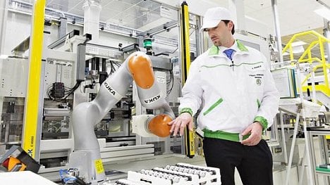 Náhledový obrázek - Od kladiva k robotům. Škoda zvyšuje produkci převodovek ve Vrchlabí