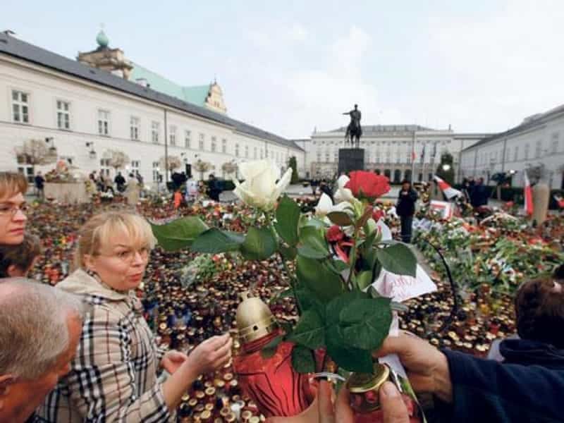 2013-03-statisc3adce-polc3a1kc5af-vzdaly-c3bactu-zesnulycc81m.jp