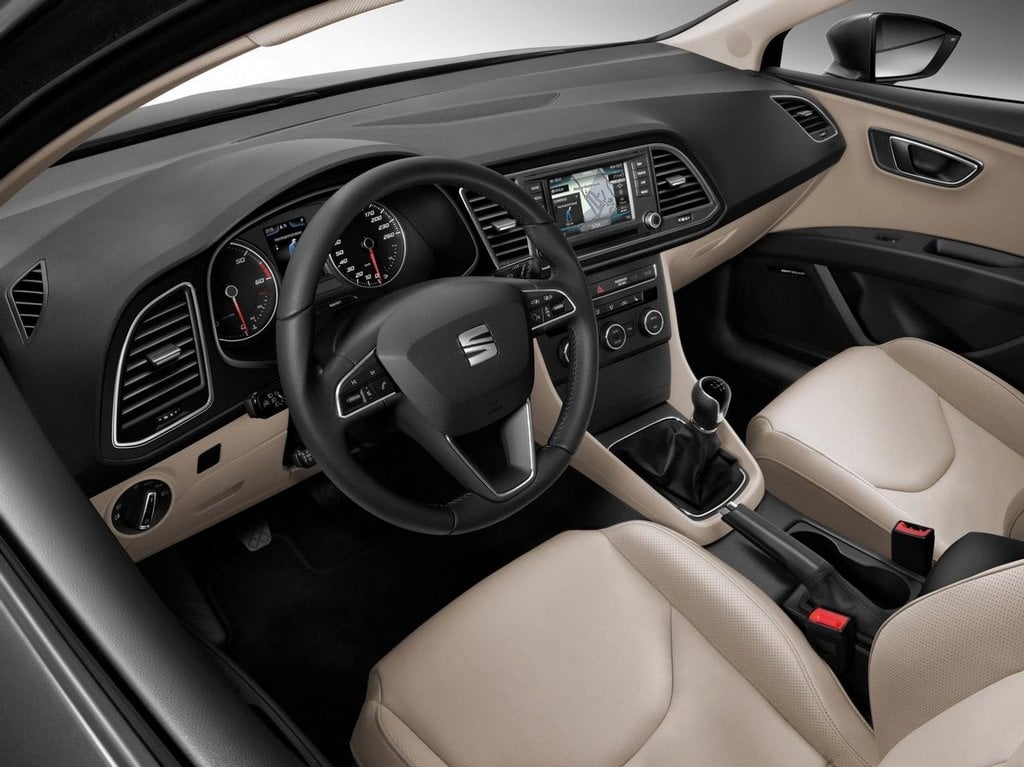 2011-09-seat-leon-st-3.jpg