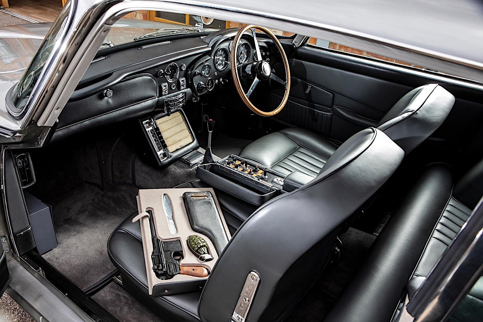 2019-08-1965-aston-martin-db5sold-for-record-638-million-in-cali