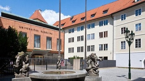 Náhledový obrázek - Univerzita Karlova je třetí nejlepší vysokou školou v regionu, ČVUT skončilo v žebříčku deváté