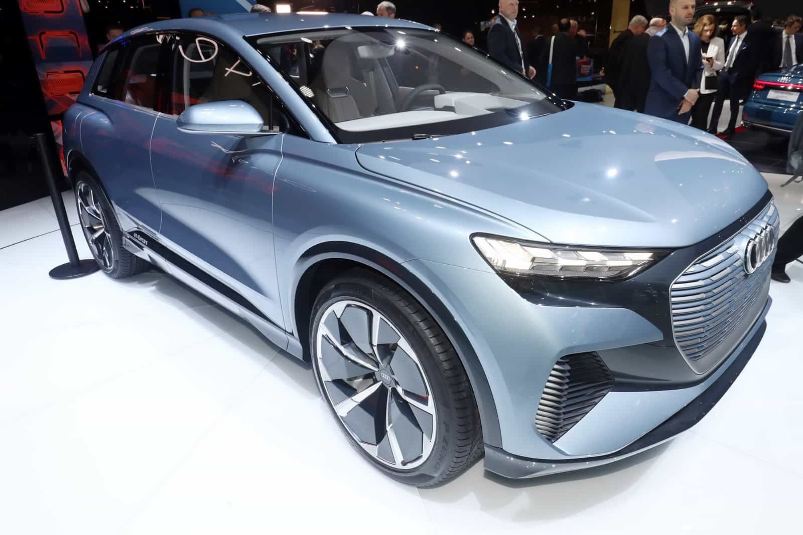 2019-03-Audi-Q4-e-tron-electro.jpg