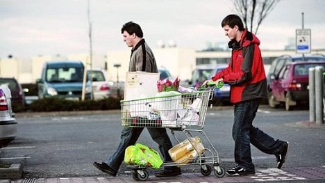 Náhledový obrázek - Maloobchodní tržby zrychlily růst na na 5,6 procenta. Znovu k tomu výrazně přispěly e-shopy