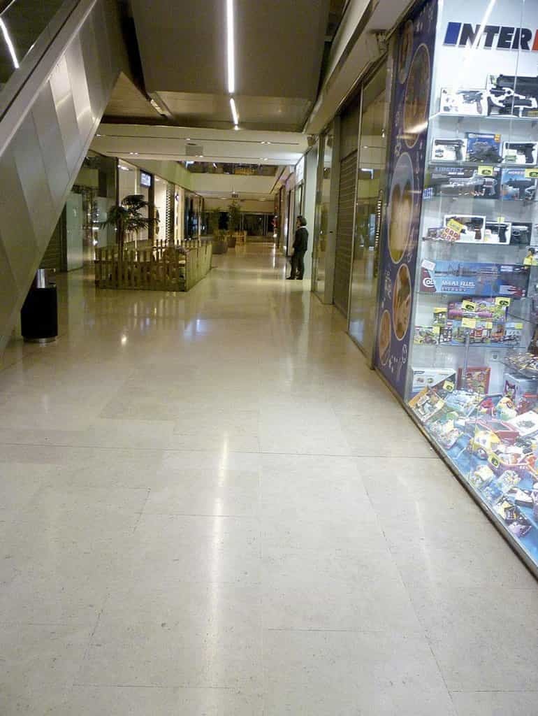 2013-11-katalc3a1nsko-pc599ipomc3adnc3a1-hypermarket-s-byty-3.jp