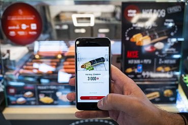 Nasbírané body můžete vyměnit za zvýhodněné nabídky či produkty zdarma z nabídky
rychlého občerstvení Stop Cafe.