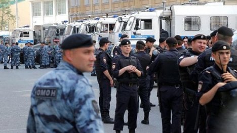 Náhledový obrázek - Rozsáhlý zátah proti opozici: ruská policie prohledává byty účastníků demonstrace