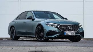 Náhledový obrázek - Nejlepším autem v ČR pro rok 2024 je Mercedes-Benz třídy E. Porazil všechny elektromobily i svého hlavního konkurenta