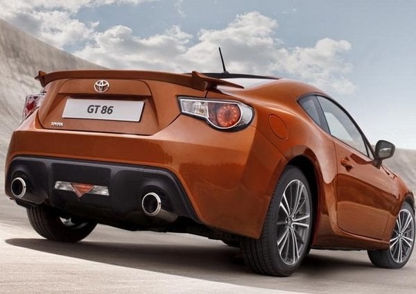2013-03-toyota-gt-86-2.jpg