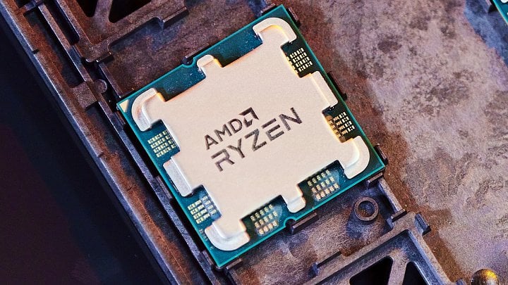 Vzorek procesoru AMD Ryzen 7000 s architekturou Zen 4 pro socket AM5