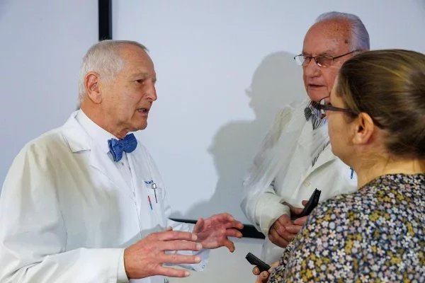 Kardiochirurg Jan Pirk je léta nejviditelnější tváří českého transplantačního programu. Redaktorce Vitalia.cz vysvětloval, jak se za čtyřicet let proměnila práce chirurgů.