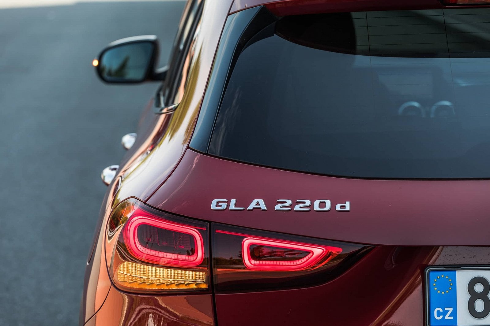 2020-10-mercedes-benz-gla-16.jpg