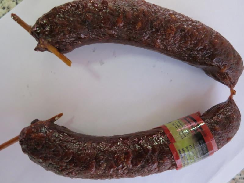 Nejakostní masné výrobky nedodržely předepsané složení nebo složení uvedené na obale, například obsahovaly více vody, tuku či soli