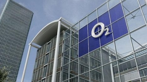 Náhledový obrázek - Účet za služby pro postižené a telefonní budky:  O2 chce od státu 106 milionů korun