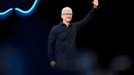 Tim Cook končí v čele Applu. Kdo jej nahradí a co to znamená pro budoucnost firmy?