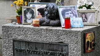 V pařížské loterii lze vyhrát místo na hřbitově nedaleko Jima Morrisona a dalších