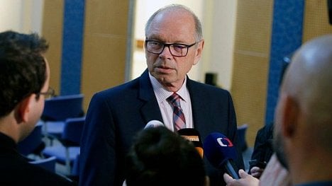 Náhledový obrázek - Ministerstvo financí zvýšilo příjmy rozpočtu o 21 miliard. Na platy to stále nestačí