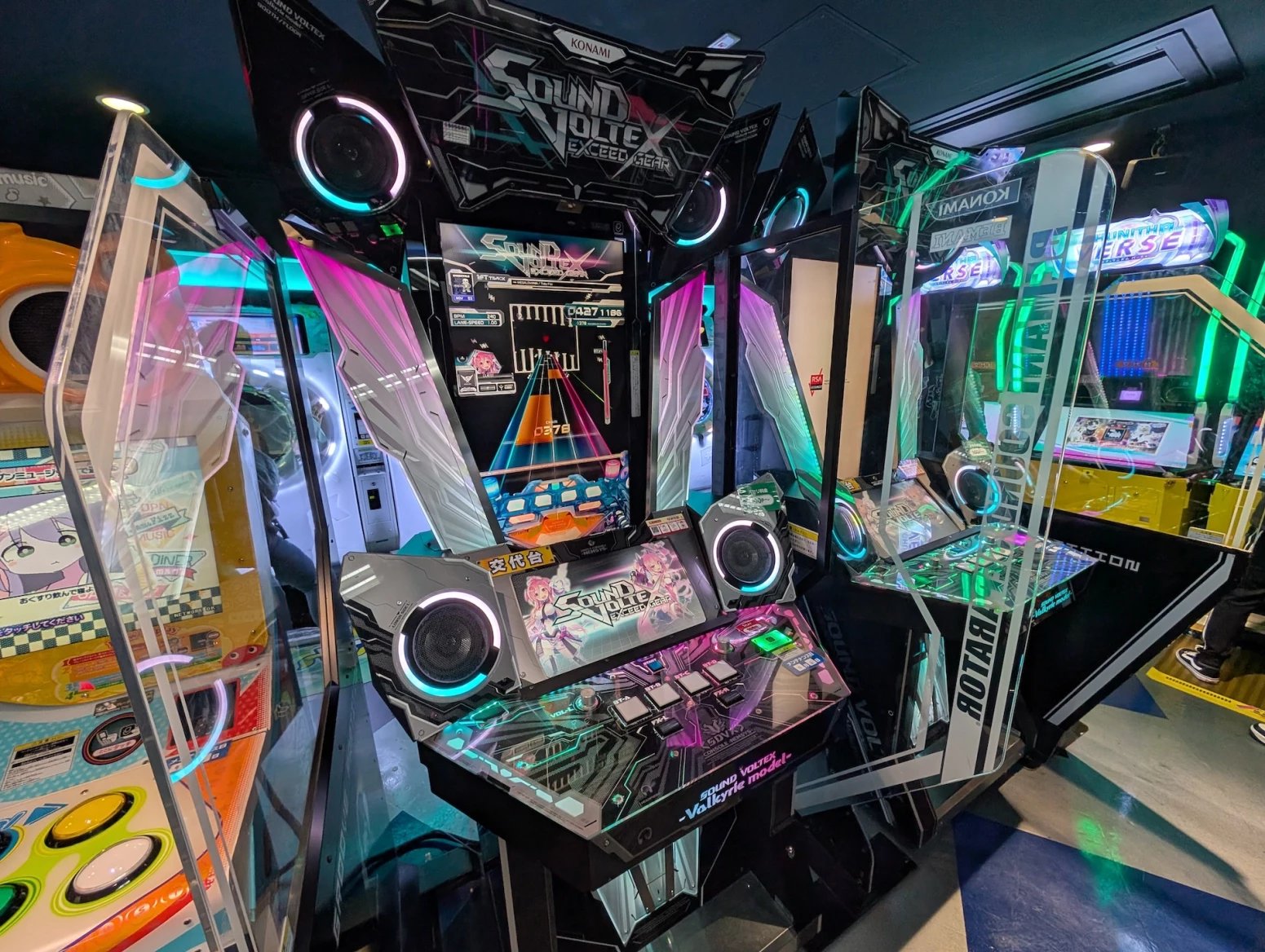 Moderní arkádové herny v Japonsku (Tokio a Ósaka)