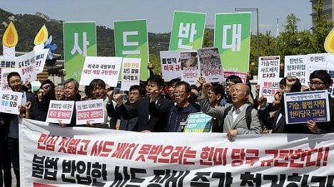 Náhledový obrázek - První část amerického protiraketového štítu dorazila do Koreje. Místní protestují