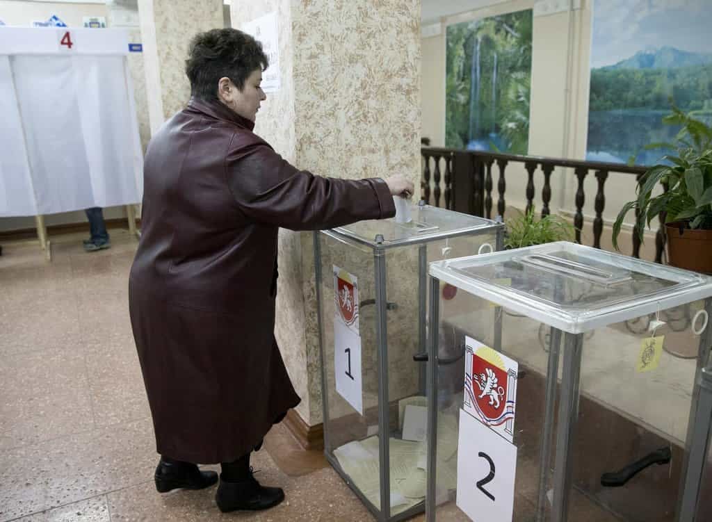 2010-11-referendum-o-pc599ipojenc3ad-krymu-k-rusku-4.jpg