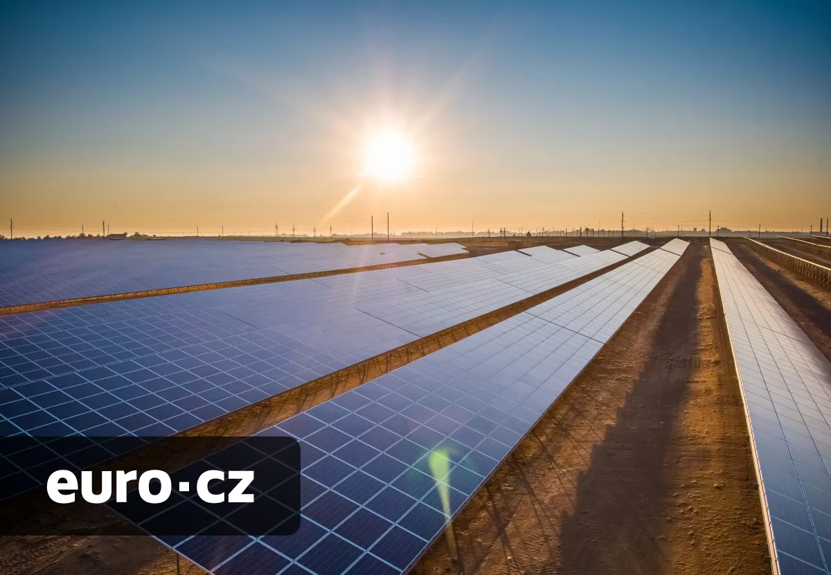 V indické poušti vyroste solární elektrárna pětkrát větší než Paříž. Za 20 miliard dolarů ji postaví uhelný magnát Gautam Adani