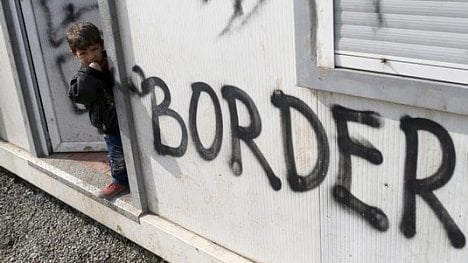 Náhledový obrázek - Rakousko žádá trvalé uzavření hranic na balkánské trase