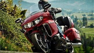 Náhledový obrázek - Yamaha Star Venture 2018: Luxusní křižník mezi Goldwingem a Electrou Glide