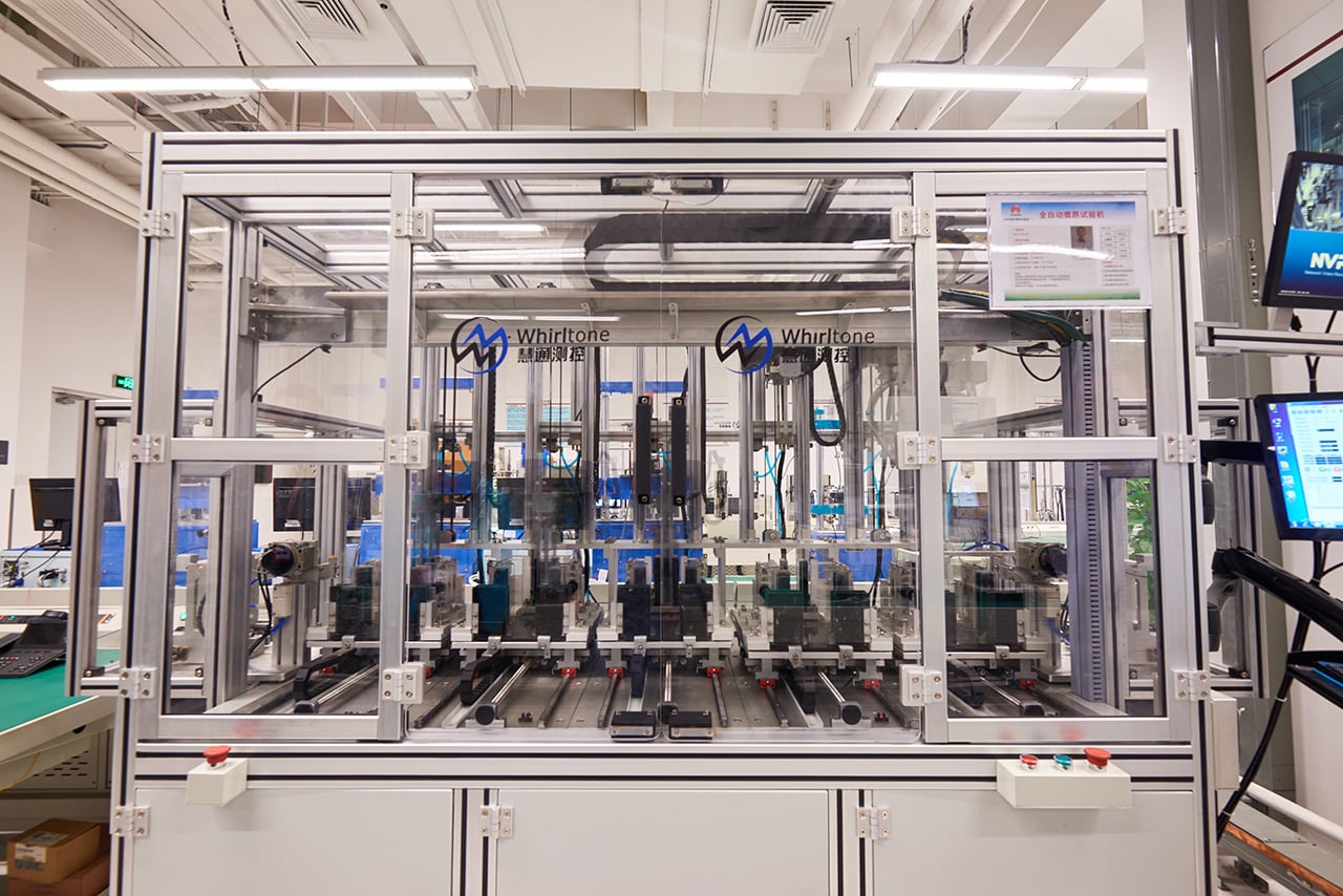 Testování odolnosti chytrých telefonů